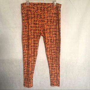 LuLaRoe Tall and Curvy printed Soft Comfy Leggings